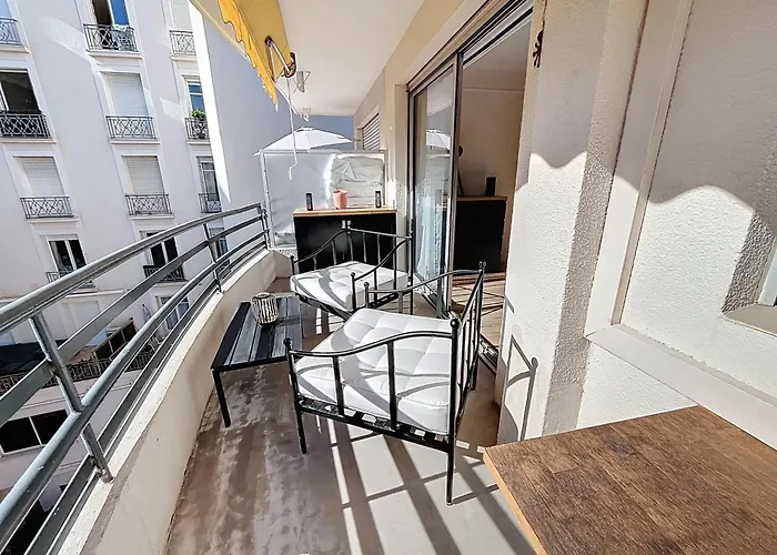 Beautifull With Balcony Rouaze Miramar 120 Daire Cannes