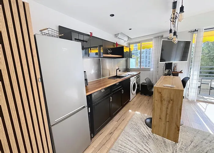 Beautifull With Balcony Rouaze Miramar 120 Daire *